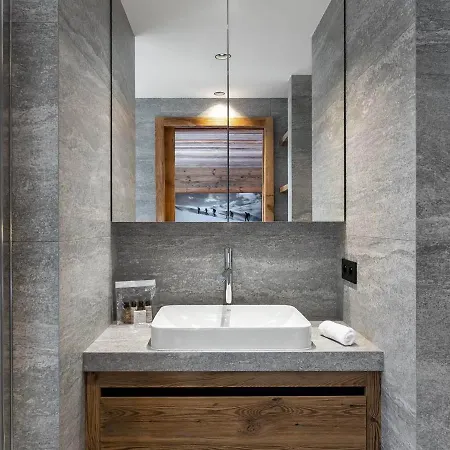شقة Penthouse Chic Au Coeur De Courchevel, Pres Des Pistes, Avec Wifi Et Parking - Fr-1-562-69 كورشوفيل
